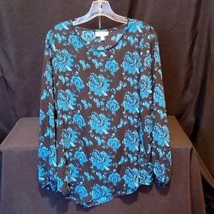 Asymmetrical long sleeved top